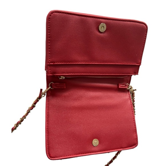 BCBG PARIS  Red Cross body bag. - Picture 6 of 8